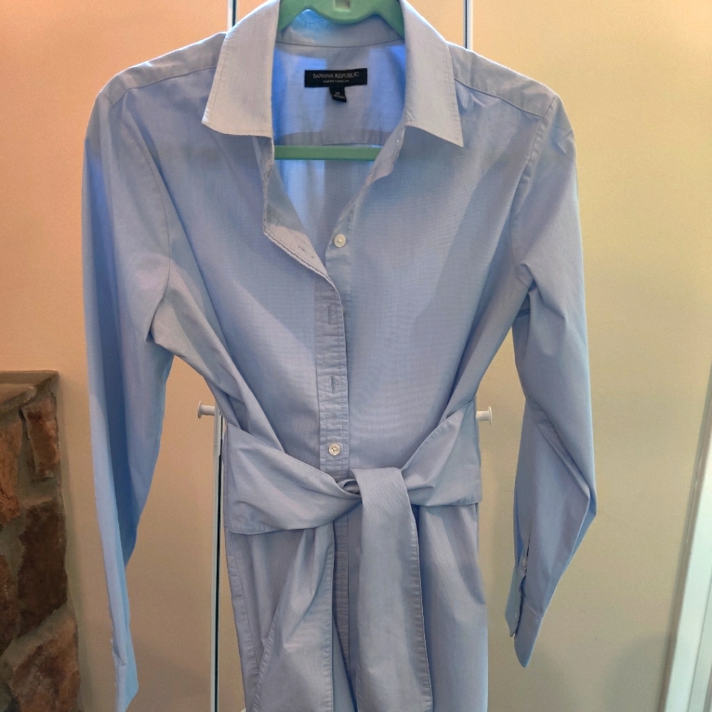 Banana republic blue oxford front tie shirt